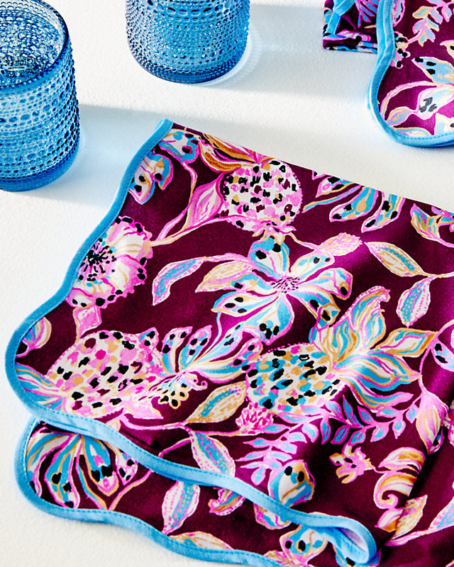 Printed Scallop Edge Dinner Napkins