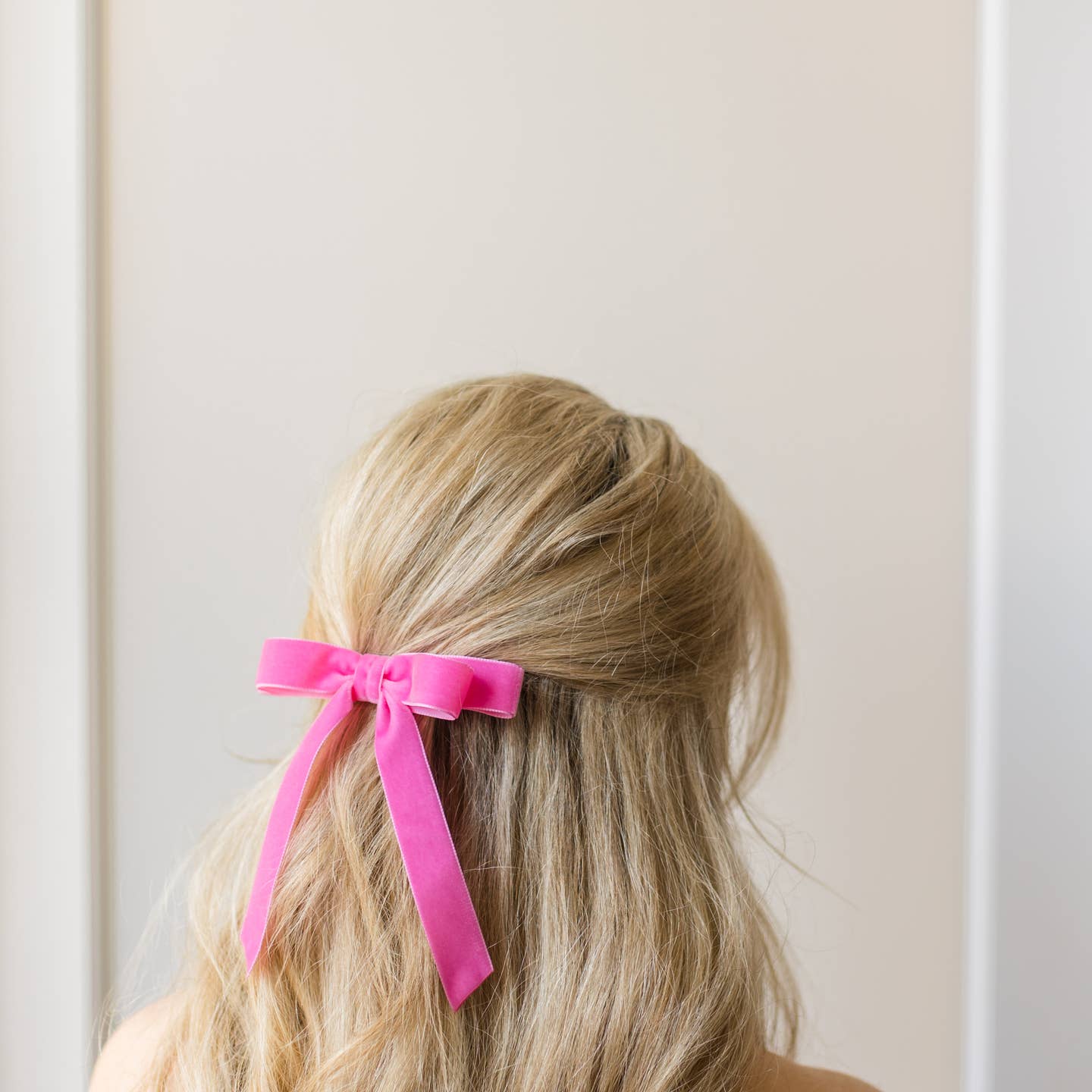 Alice Short Bow Barrette Hot Pink