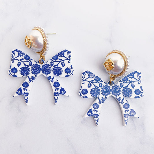 CHINOISERIE BLUE AND WHITE BOW EARRING